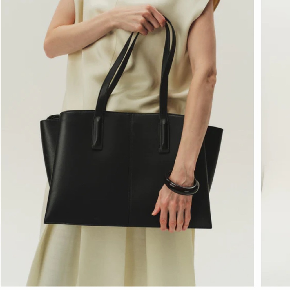 Classic Black Leather Tote Bag - Women's Everyday Carry
